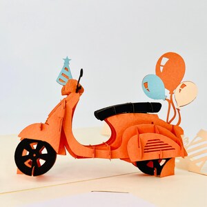 Tarjeta WOWPOP Aventura en Vespa, tarjeta 3D desplegable para cumpleaños, aniversario, felicitaciones, día a día, amistad, amor, agradecimiento, amor por Vespa, 12,7 x 18,8 cm