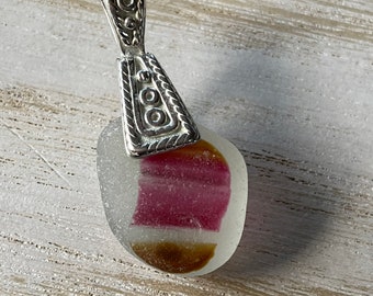 Colar de vidro marinho autêntico da Seyshelles Sea Glass Jewelry, cores rosa-celeste e marrom-areia, único