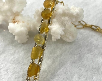 Colar de vidro marinho autêntico da Seyshelles Sea Glass Jewelry, lindos tons de marrom dourado em resina, único