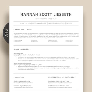 Puede incluir: Una plantilla de currículum en blanco y negro con el nombre Hannah Scott Liesbeth en la parte superior. El currículum incluye secciones para la declaración de carrera, la experiencia laboral, la educación y el desarrollo profesional.
