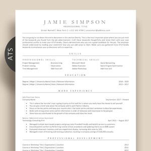 Puede incluir: Una plantilla de currículum vitae en blanco y negro con el nombre Jamie Simpson en la parte superior. El currículum incluye secciones para habilidades profesionales, habilidades técnicas, educación, experiencia laboral y desarrollo profesional.