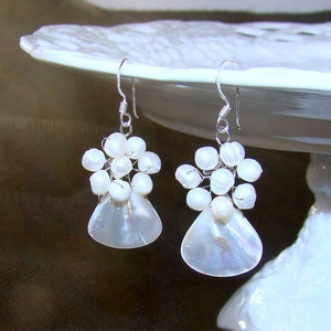 FRESH WATER PEARLS earrings pearls, mother of pearl / New York / A10