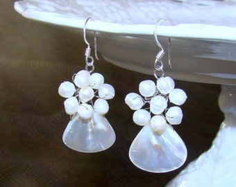 FRESH WATER PEARLS earrings pearls, mother of pearl / New York / A10