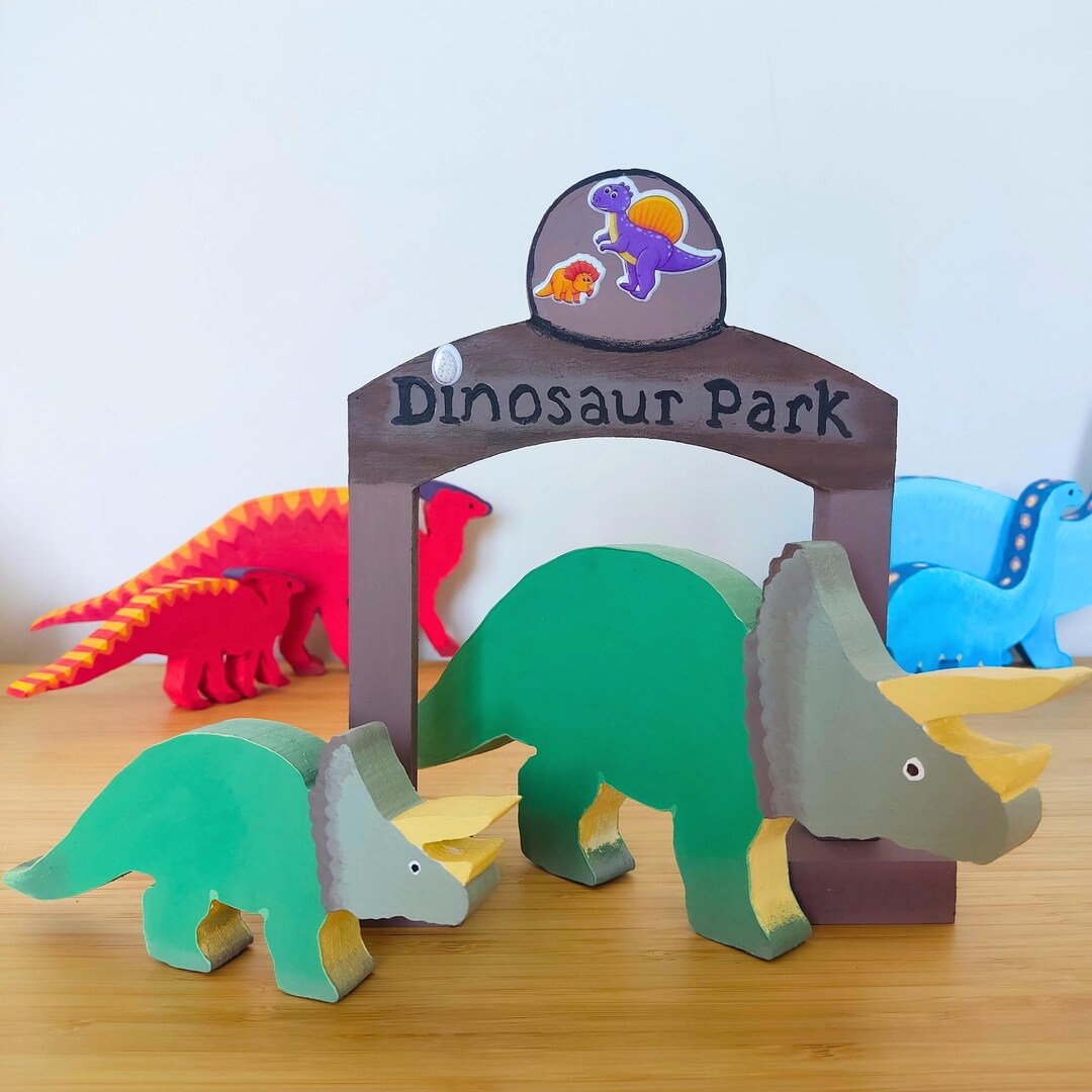 Kidoy Wooden Dinosaur Toy Set – Triceratops, Dino Park Gate, Montessori Toy ...