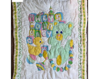 Manta acolchada vintage "That's Our Baby" con forma de osito de goma amarillo