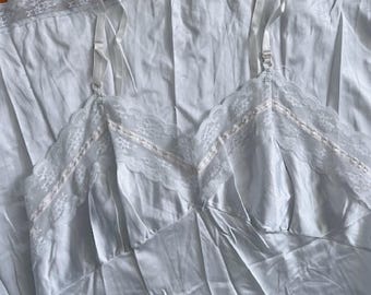 Vintage Full Slip in dusty blue with lace, size 36 Ashley Taylor