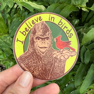 I Believe in Birds - Bigfoot & Bird 3" Circle Sticker