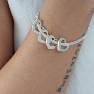 Engraved Charms Heart Bracelet for Mom with kids names | Grandmother Bracelet | Mother&#39;s Day Gift