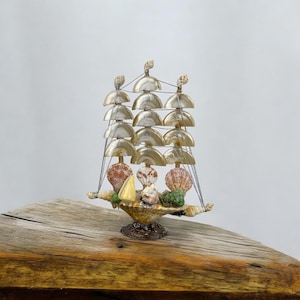 Vintage Ship Figurine table decor, Seashell Sailboat Art, Boat Miniature, Sailboat Handmade Art, Gift for Fisherman, Summer Souvenir