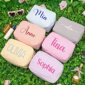 Personalized Seersucker Makeup Bag Custom Embroidered Toiletry Bag Bridesmaid Gift Cosmetic Bag for Her Bridal Shower Travel Organizer