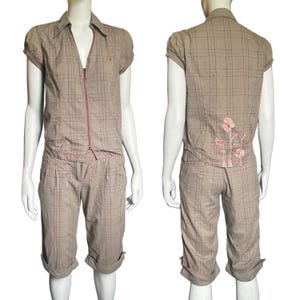 Lindo Cop Copine Vintage Check Tartan Bege Zip Up Top com Calças Capris Combinando Officecore Archive Conjunto de Duas Peças Cottagecore