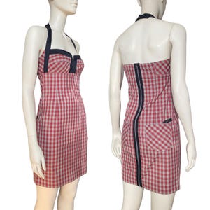 Magnifique Cop Copine vintage Cottagecore rouge tartan gris noir robe dos nu Officecore Archive