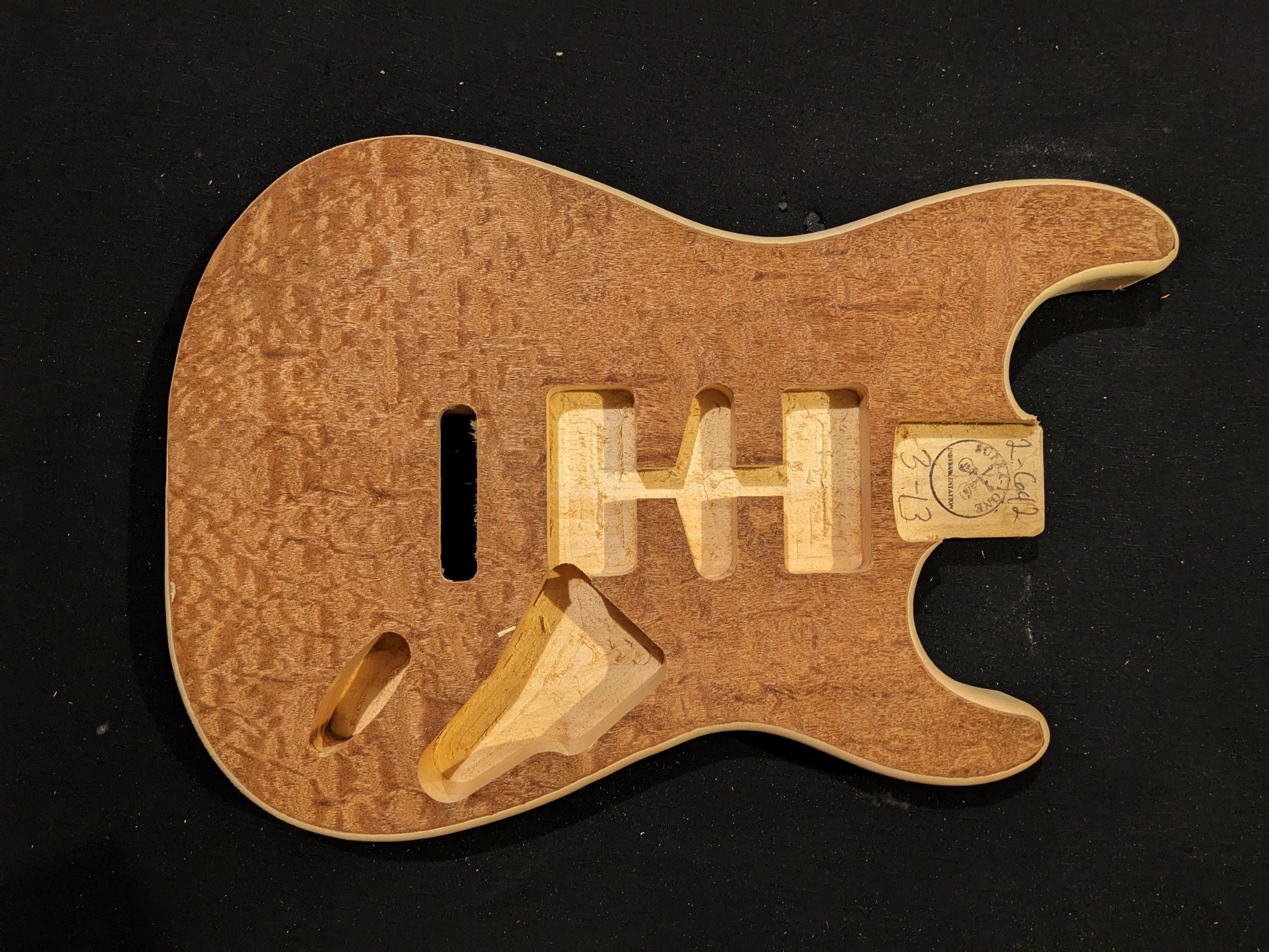 ギター Stratocaster body MIM Genuine Fender FULL THICKNESS ALDER STRAT BODY 3 Tone