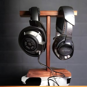 Wooden Headphone Stand: Gamer Gift