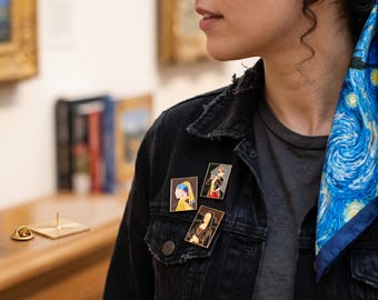 Conjunto de pines esmaltados de famosas pinturas de arte - 4 pines de solapa de obras maestras clásicas - Mona Lisa, la joven con pendiente de perla