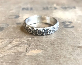 Floral Band Sterling silver flower ring band || Rustic Sterling Silver Ring