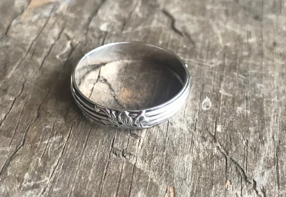 Floral Band Sterling silver flower ring band || Rustic Sterling Silver Ring