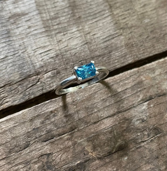 Blue topaz sterling silver ring size 8 hand set faceted Blue Topaz faceted rectangle