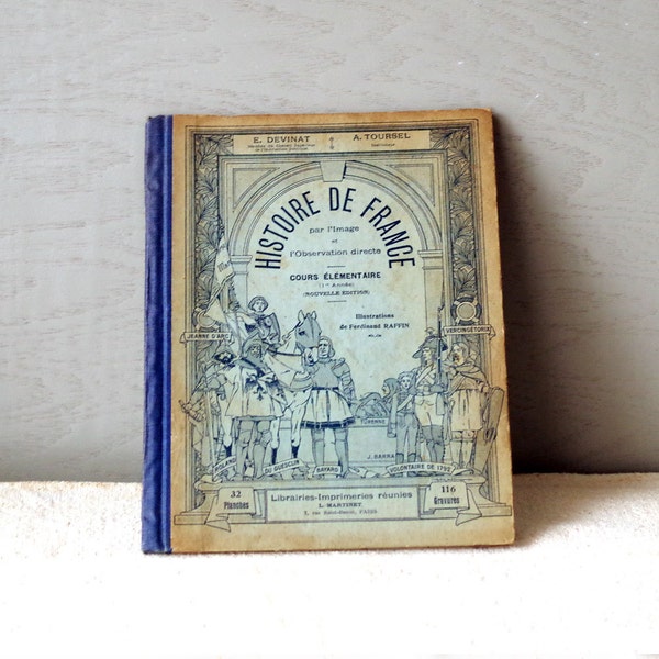 1910s French Study Book - Histoire de france par l'image et l'observation directe - cours preparatoire - Newsprint French Book
