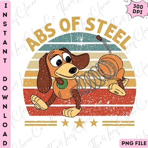 Puede incluir: Un gr&aacute;fico vintage de un juguete de perro salchicha de dibujos animados con un cuerpo de resorte, sobre un dise&ntilde;o de puesta de sol retro. El texto "ABS OF STEEL" est&aacute; encima del perro. La imagen incluye las palabras "INSTANT DOWNLOAD" y "PNG FILE".