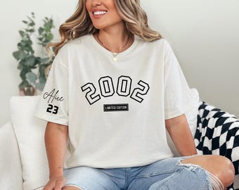 Camiseta personalizada de cumpleaños de 2002: Edición limitada con nombre y año en la manga