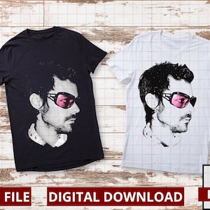 Puede incluir: Una camiseta negra y una camiseta blanca, cada una con una ilustración gráfica en blanco y negro de alto contraste de una persona de perfil con gafas de sol tintadas de rosa. El diseño muestra un retrato detallado con cuello.