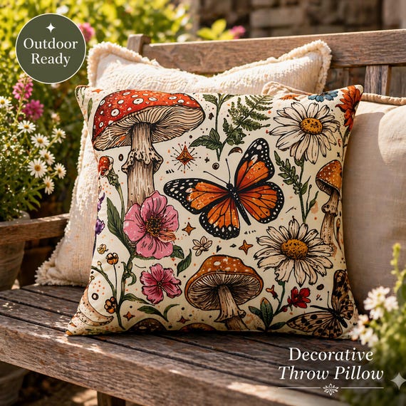 Pilze & Schmetterlinge Outdoor Kissen | Florales Waldmuster