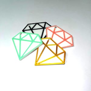 ダイヤモンド NFC タグ キーチェーン、ウェブサイト、ネットワーク、デジタル ネットワーキングと情報共有用の 3D プリント アクセサリ
