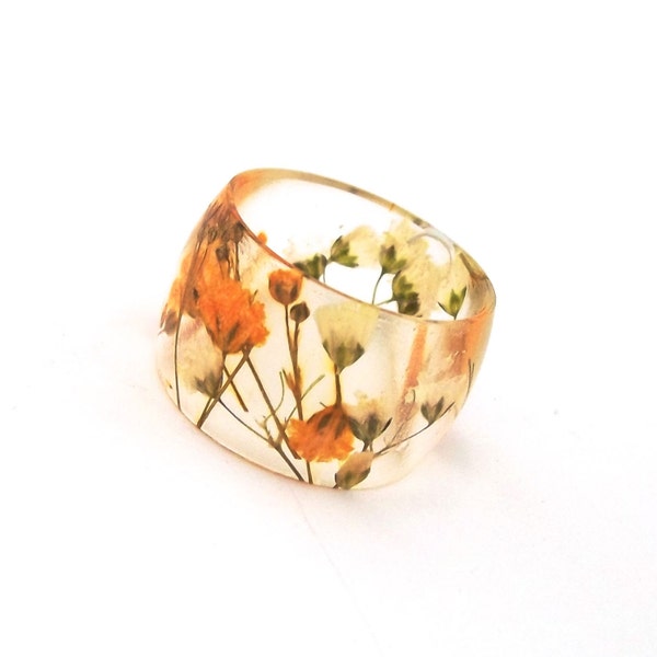 Baby's Breath Eco Resin Ring. Wide Band Ring Women Men. Botanical Handmade Jewelry with Real Flowers - Yellow and White Baby's Breath.