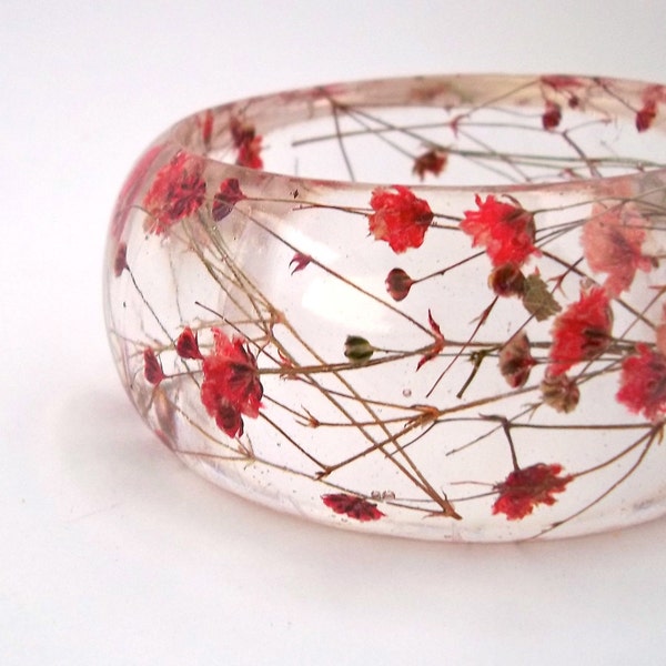 Red Resin Bangle.  Chunky Bangle with Pressed Flowers.  Real Flowers - Red Baby's Breath.  Contemporary Botanical Jewelry. Personalized Gift