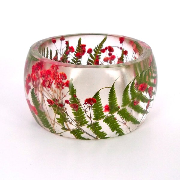 Size XL Fern and  Baby's Breath Resin Bangle.  Red and Green Pressed Flower Bracelet.  Plus Size Bracelet Real Flowers. Engraved Personalize