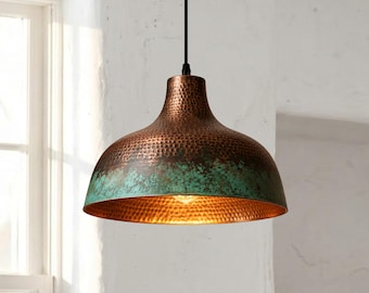 Hängeleuchte aus oxidiertem, grün patiniertem Kupfer, handgefertigte spiralförmige Kuppelleuchte, rustikale Deckenleuchte im Landhausstil, Kücheninselleuchte