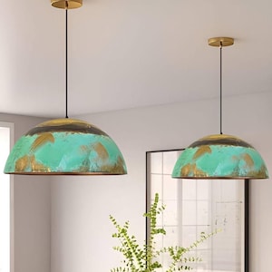 conjunto de 2 luminárias pendentes de cobre com pátina verde - pátina turquesa oxidada com interior de cobre - ilha de cozinha moderna - luminária pendente vintage