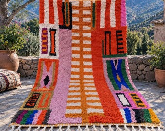 Tapis de couloir marocain fait main Ru. Tapis en laine Boujaad rose. Tapis marocain.