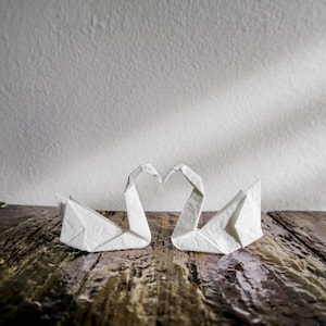 Amuleto de letras de cisnes de origami washi Scent It Yourself / Tarjetas perfumadas, cartas, notas, tarjetas de presentación.