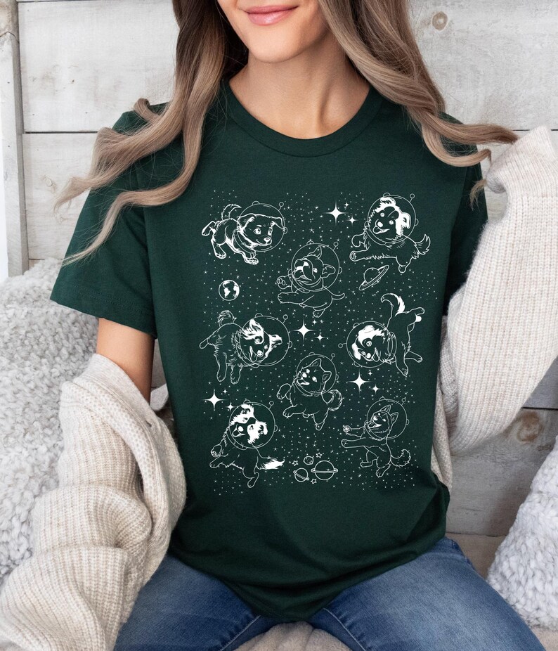 Hunde im Weltraum Shirt, Ästhetisches Vintage Hundeshirt, Retro Hundeshirt, Space Dogs Shirt, Galaxy Shirt, Oversized Shirt, Lustiges Geschenk für Hundeliebhaber Bild 7