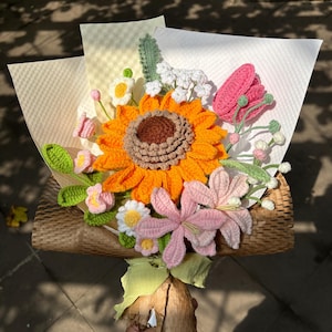 Handmade Crochet Flower Bouquet, Sunflower Arrangement, Finished Yarn Flowers, Home Décor, Gift for Mother, Anniversary, Birthday,Girlfriend