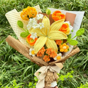かぎ針編みの花束、ユリ、母の日、手作りギフト、完成品、誕生日、卒業式、お母さん、おばあちゃん、奥さん、彼女へのギフト