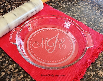 Traditional Monogrammed Pie Plate {{NOT ACID ETCHED}} Custom Engraved Regular or Deep Dish Pie Plate