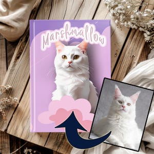 Kundenspezifisches Katzen-Haustier-Hardcover-Tagebuch mit niedlichem rosa und lila Pastellwolken-Thema | Linierte Seiten | Einzigartiges Haustier-Andenken | Personalisierte Haustier Geschenk