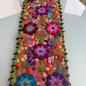 Peruvian Embroidery Table Runner Woven in Sheep's Wool - Ayacucho CREWEL EMBROIDERY one-of -a kind