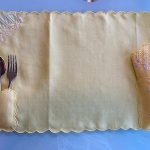 Vintage Linen Yellow Scalloped Placemat with Napkin Holder and Silverware Holder RARE Hand Embroidered Flower Vine Pierced Design