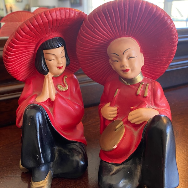 Dexter Mahnke 1950s Chalkware Figurines - Asian Couple Praying Hands, Red and Black Pair Vintage Valentine Gift