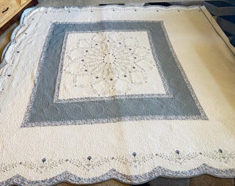 Organic QUILT Hand Stitched, Thin Batting 100% Cotton, Embroidery, Scalloped Edge Sanitized Large 98 x 109" Blue on Cream PRISTINE