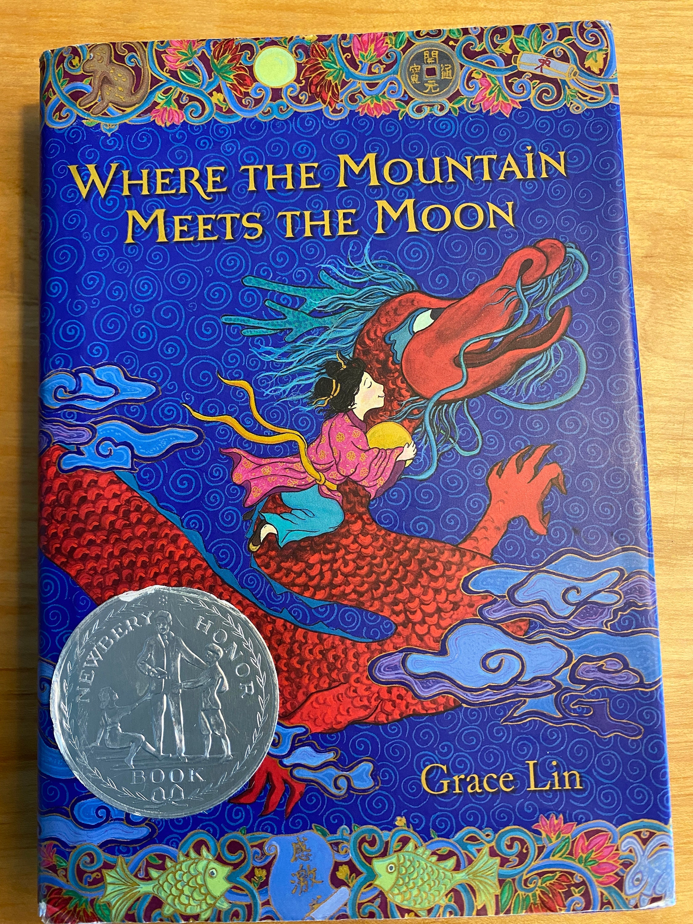 Where the Mountain Meets the Moon: Grace Lin: 9781549160349