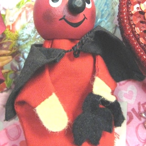 Retro Devil Finger Puppet Kruse Red Black , Hand painted