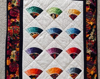Handmade Fan Quilt, Traditional Peruvian / Andean motif, 41 x 50 inch Throw