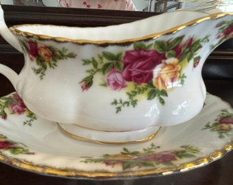 Gravy Boat & Underplate Old Country Roses by ROYAL ALBERT 2 Pc