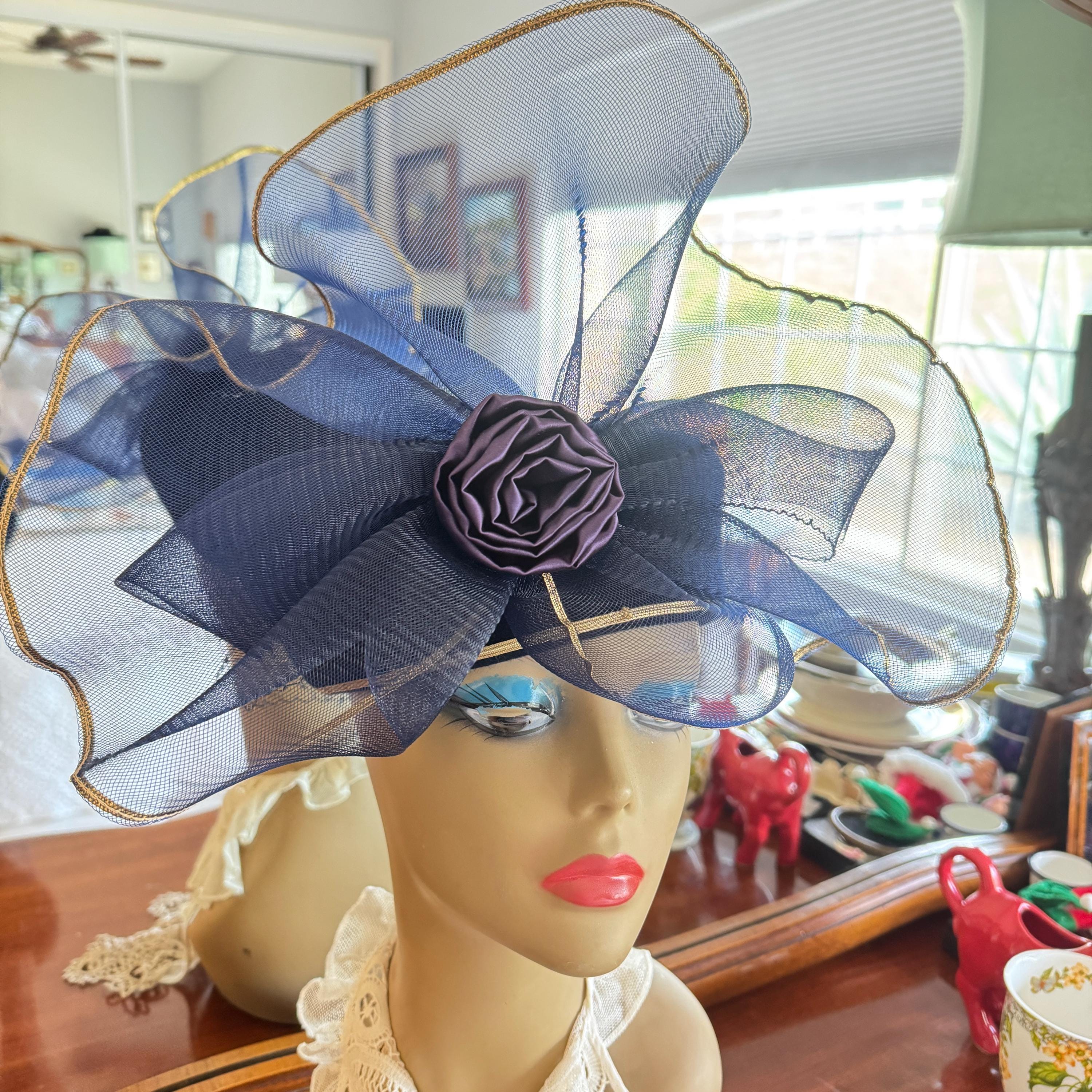 Vintage MILLER AND PAINE Lincoln floral headpiece blue white petal crown hat Hand knit Merino Wool Beanie Hat main image 3