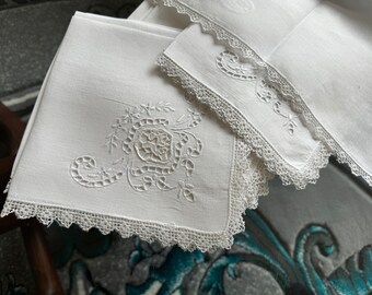 Linen Napkins Cutwork Embroidery 12 Filet Lace Point de Venis Excellent condition 13.5x13.5" Italian Style